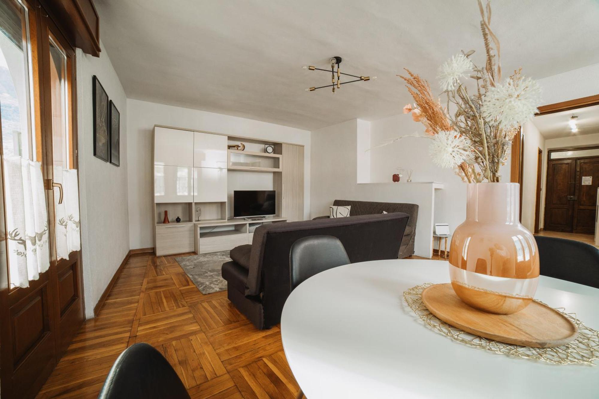 Maison Escaliers By Hili Aosta Luaran gambar